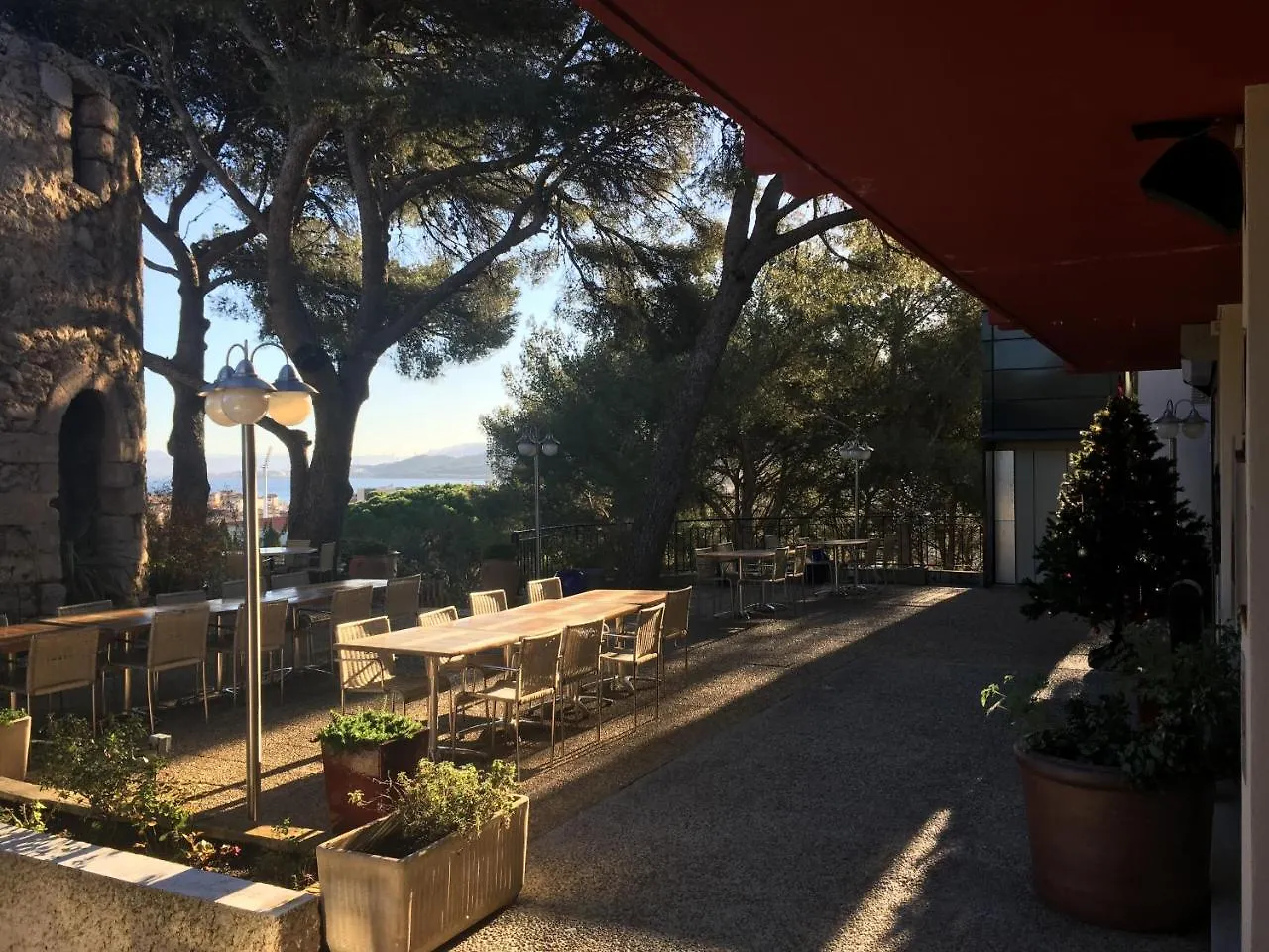 ***  Hotel Saint Roch Martigues France